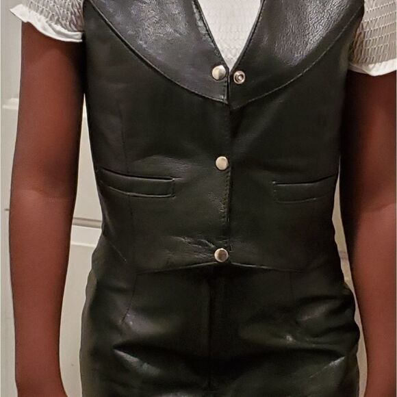 Hot Leathers genuine black leather motocycle vest - Picture 2 of 8